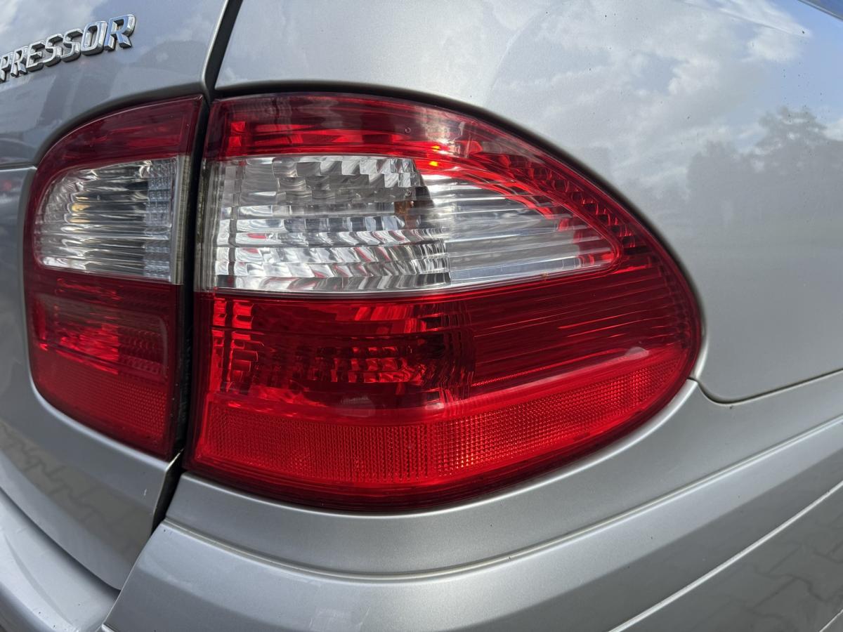 Mercedes E Klasse S211 original R&uuml;cklicht R&uuml;ckleuchte Schlussleuchte rechts T-Modell Bj.2005